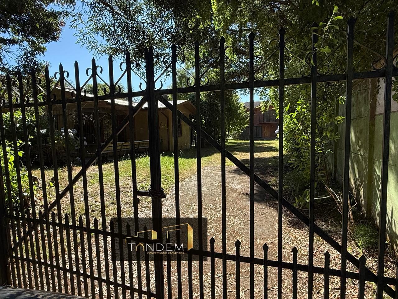 Imagen de Se Vende, Terreno con 2 casas a 1 Cuadra de la Playa Grande de Licánray