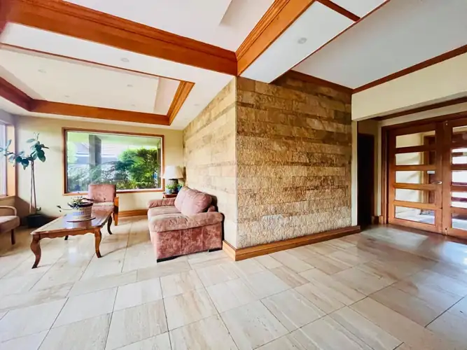 Imagen de Hermoso y remodelado departamento en edificio El Escorial. 