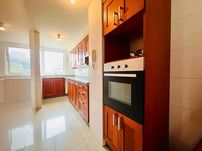 Imagen de Hermoso y remodelado departamento en edificio El Escorial. 