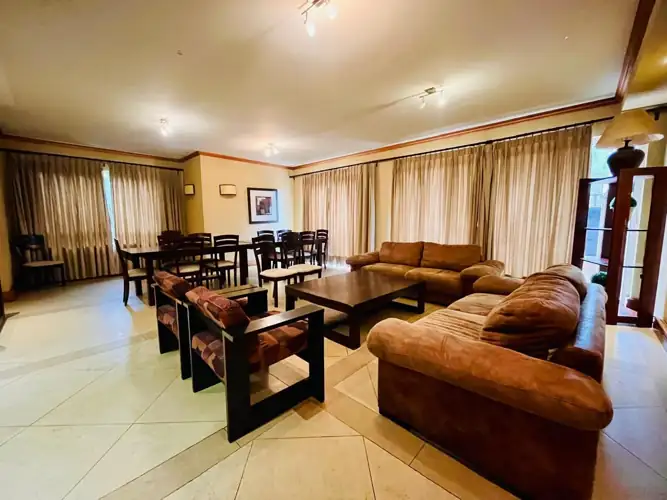 Imagen de Hermoso y remodelado departamento en edificio El Escorial. 