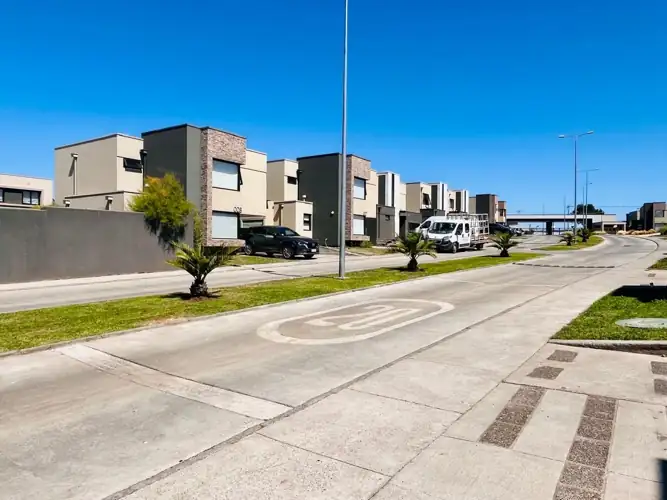 Imagen de Casa en Venta o arriendo en condominio en Belo Horizonte