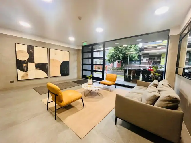 Imagen de Estudio nuevo en arriendo, con ubicación estratégica. 