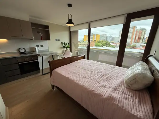 Imagen de Estudio nuevo en arriendo, con ubicación estratégica. 