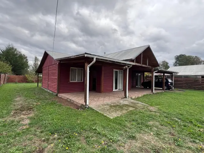 Imagen de Casa, camino a Huichahue, amplio terreno.