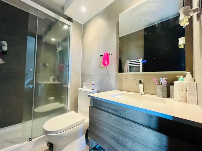 Imagen de Hermoso Departamento en Edificio Alto Inglés