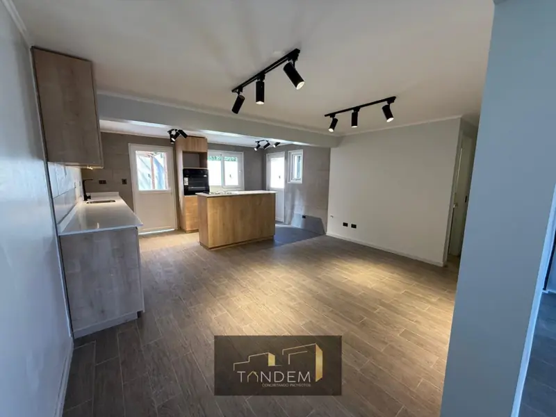 Imagen de Vendemos recien remodelada, Fundo EL Carmen