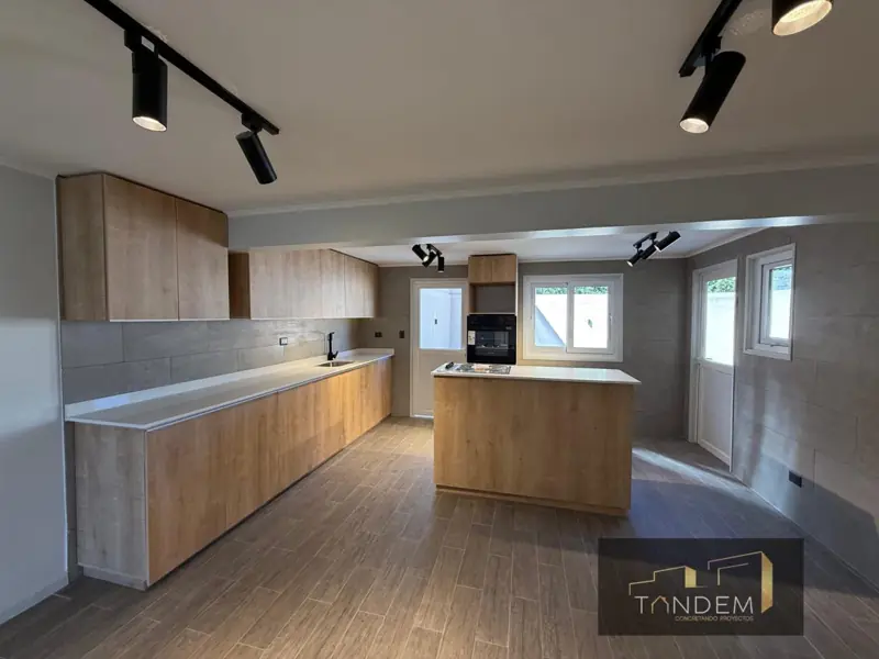 Imagen de Vendemos recien remodelada, Fundo EL Carmen