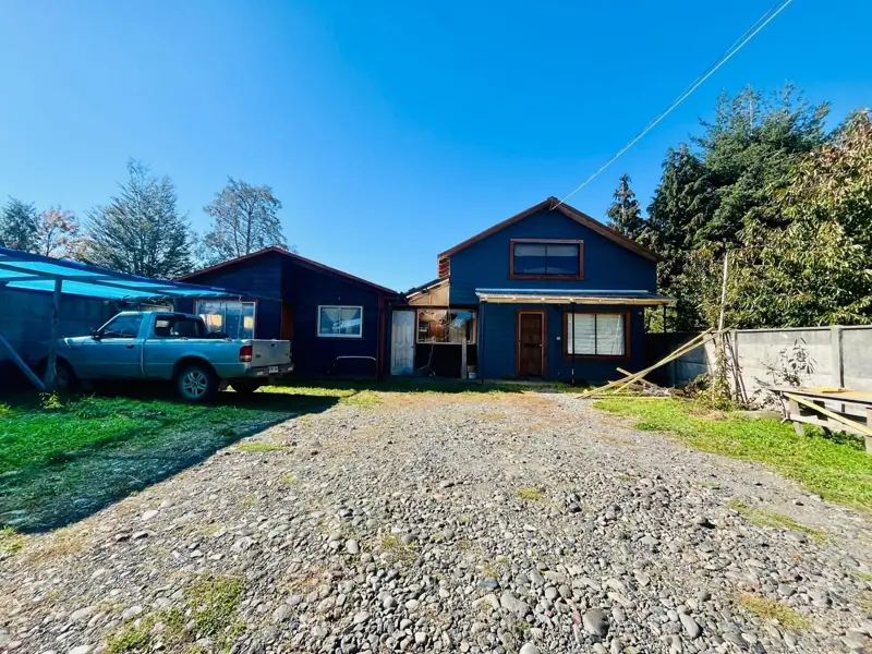 Imagen de Casa con local comercial y dos cabañas para arriendo en el mismo terreno en Cunco!!!