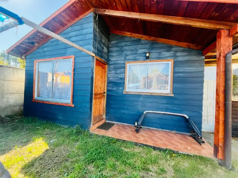 Imagen de Casa con local comercial y dos cabañas para arriendo en el mismo terreno en Cunco!!!