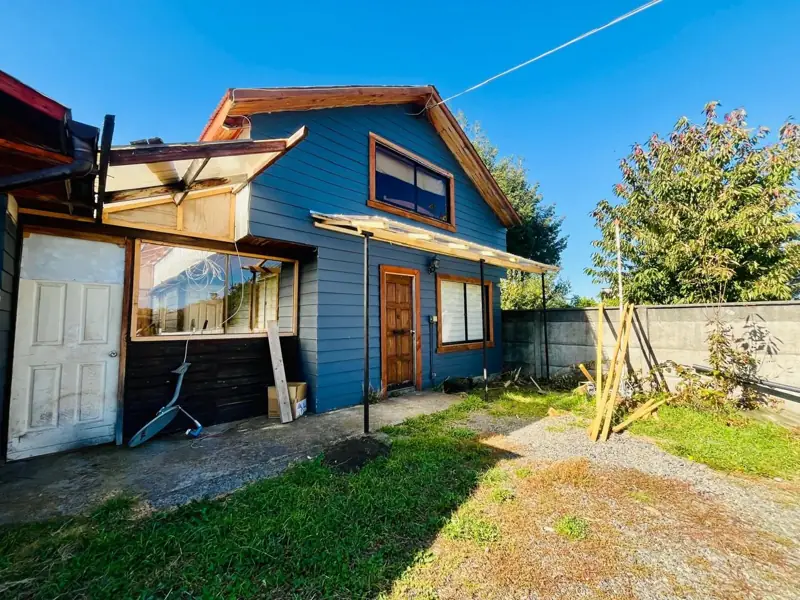 Imagen de Casa con local comercial y dos cabañas para arriendo en el mismo terreno en Cunco!!!