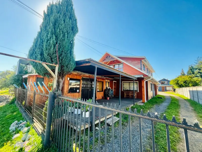 Imagen de Casa con local comercial y dos cabañas para arriendo en el mismo terreno en Cunco!!!