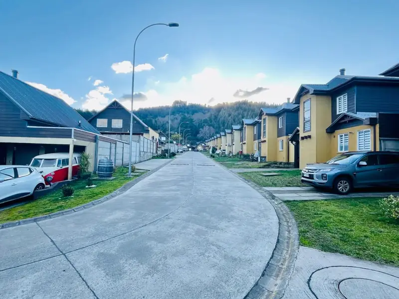 Imagen de Casa semi nueva en Condominio las Mariposas