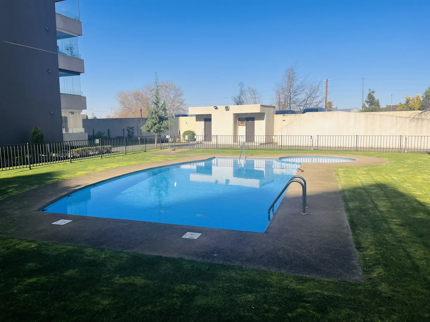 Imagen de Vendemos Hermoso departamento semi nuevo en Edificio Alcalá