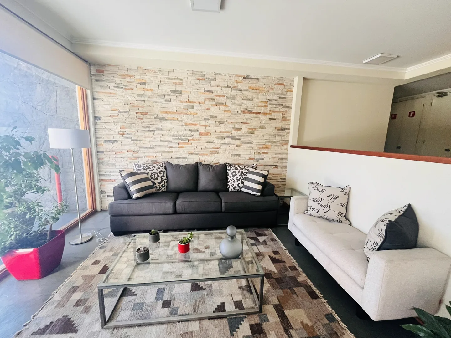 Imagen de Vendemos Hermoso departamento semi nuevo en Edificio Alcalá