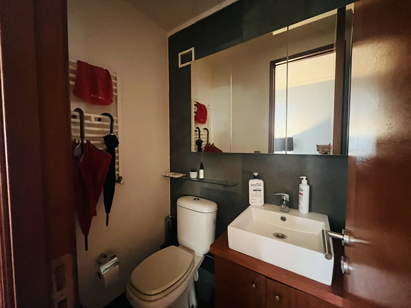 Imagen de Vendemos Hermoso departamento semi nuevo en Edificio Alcalá